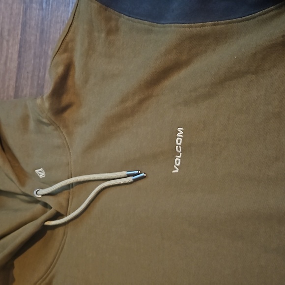 NWT Men's Volcom XL "Divided Pull-Over Hoodie" in "Service Green Colors" - Picture 4 of 7